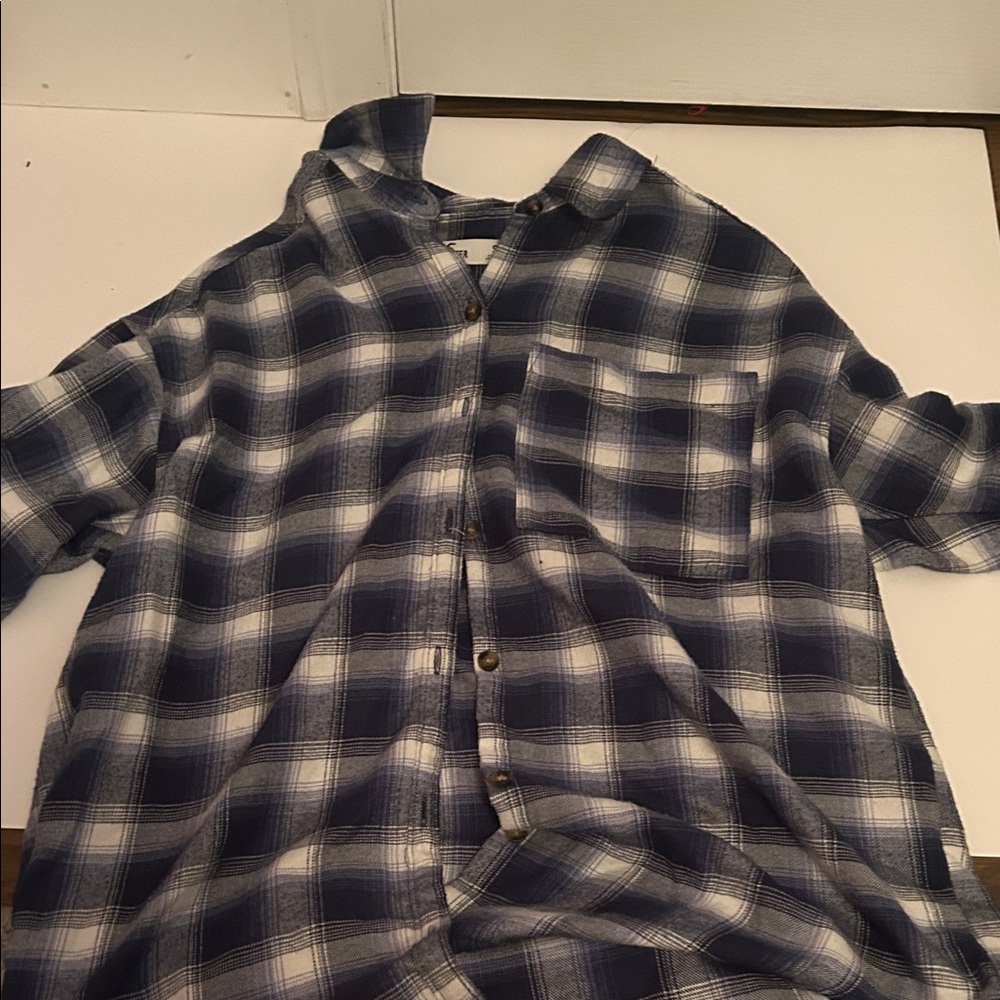 Hollister Navy and White Plaid Button Down Shirt